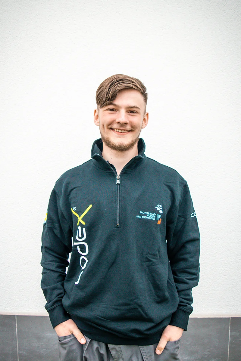 Auszubildender Marvin von Fliesen Kast